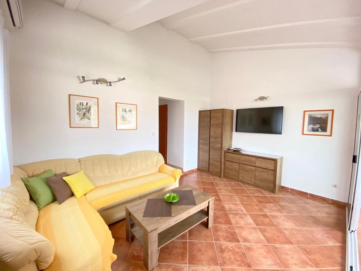Apartments Peric เยลซา ภายนอก รูปภาพ