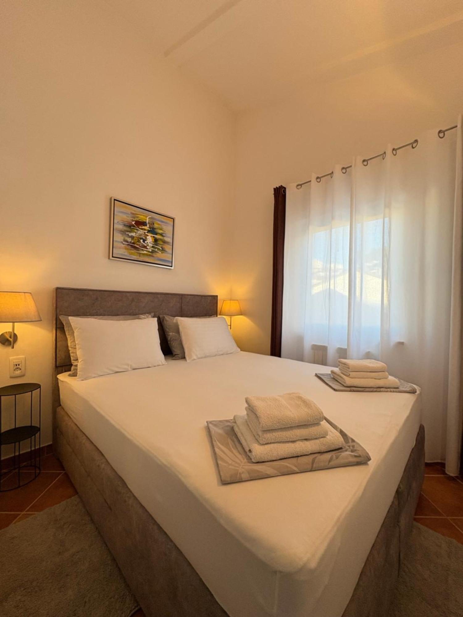 Apartments Peric เยลซา ภายนอก รูปภาพ